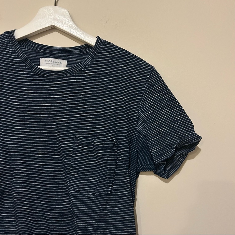Everlane Shirt Navy Blue Striped Women's Small Short Sleeve Crew Neck Pocket Tee - Picture 2 of 7